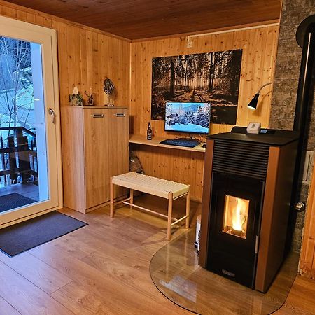 Petit Chalet Rustique Et Bucolique Bovernier Exterior foto