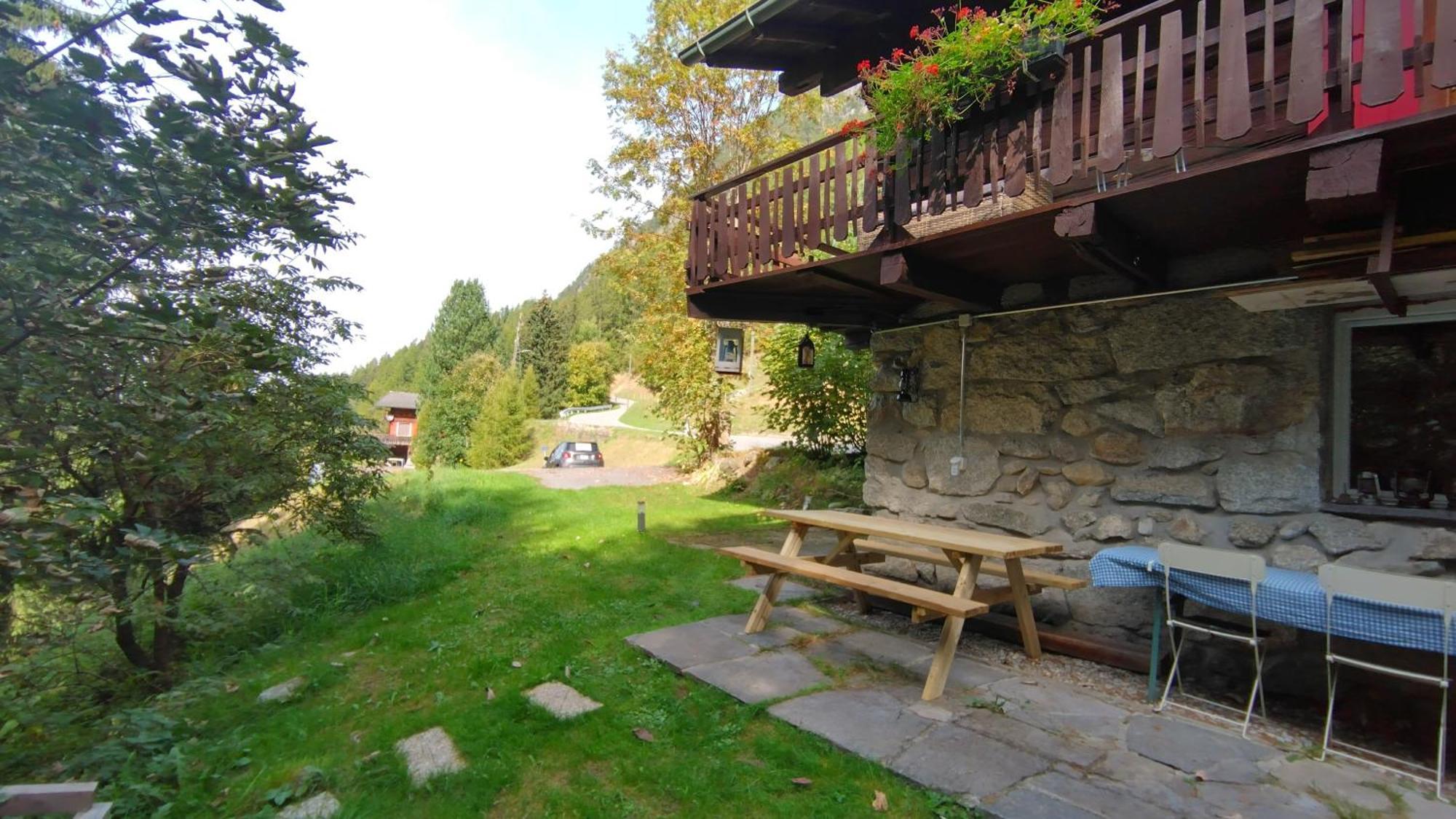 Petit Chalet Rustique Et Bucolique Bovernier Exterior foto